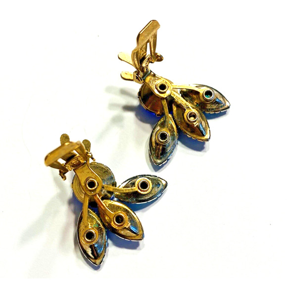 Mid Century Clip On Earrings 1950's Jewelry Gold Blue & Carved Green Rhinestones - Picture 6 of 6